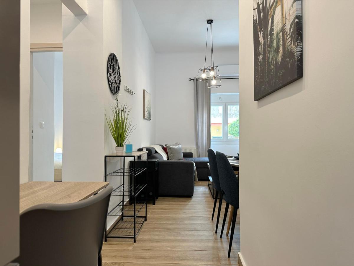 Apartamento Santa Barbara I2 Cozy 61Sqm Apt In Nea Smirni Atenas Exterior foto